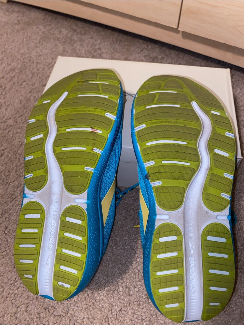 Brooks Ghost Max Run Disney Springtime Suprise 2025 size 9.5 men’s - Picture 4 of 7